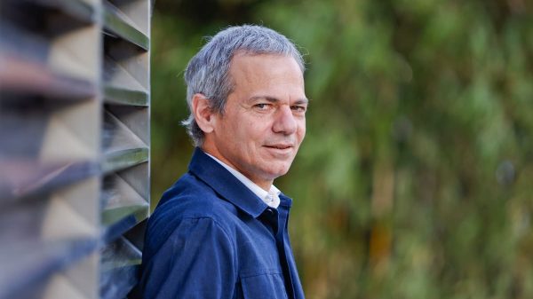 Lucas Llach: “La salida de la Argentina es que la racionalidad económica gobierne cuatro mandatos”