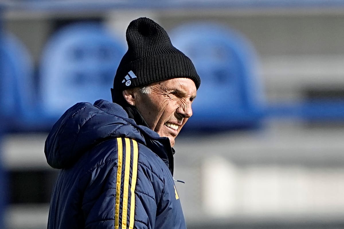 Russo, que nunca repitió un once, busca soluciones urgentes para asegurar su continuidad en Boca