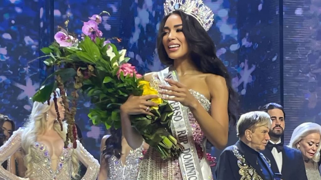 La nueva Miss Universo República Dominicana conmovió a todo un país con un vestido en honor a su madre: “En su memoria”