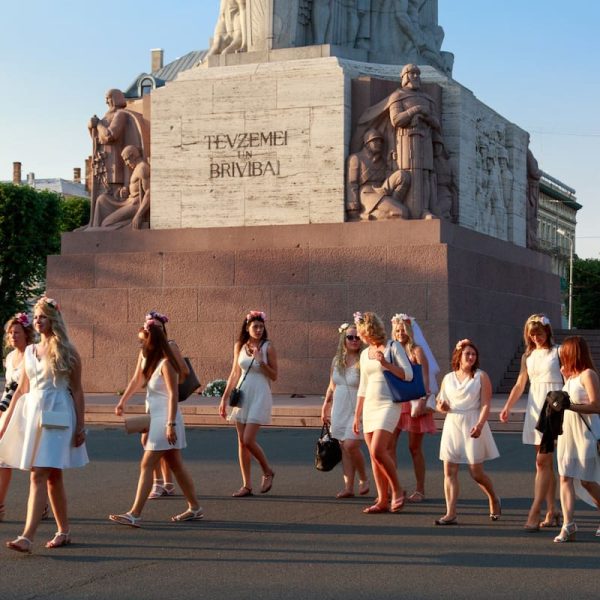 Por qué hay más mujeres que hombres en la población de Letonia