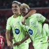Lamine Yamal estrenó la N° 10 con un golazo a lo Messi, en un 3-0 con polémicas y una patada que dio miedo