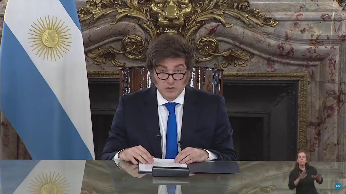 ¿El superávit es real? Visiones cruzadas entre economistas