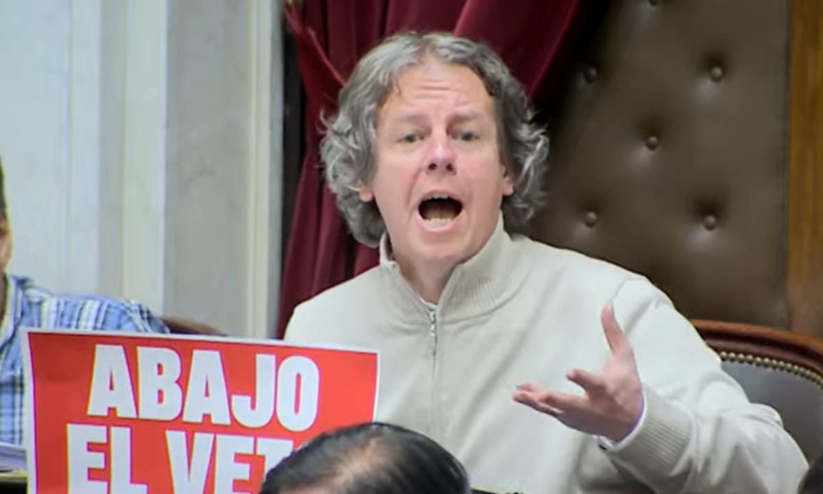El fuerte mensaje de Castillo a De Loredo tras sugerir un cambio de último momento en el régimen de votación sobre el aumento jubilatorio