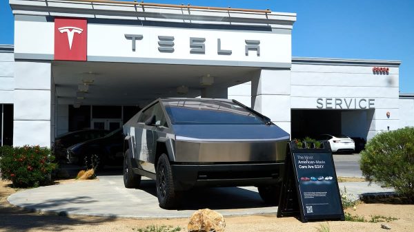 En Miami, Florida: cuánto cuesta alquilar un Tesla Cybertruck por día en agosto 2025