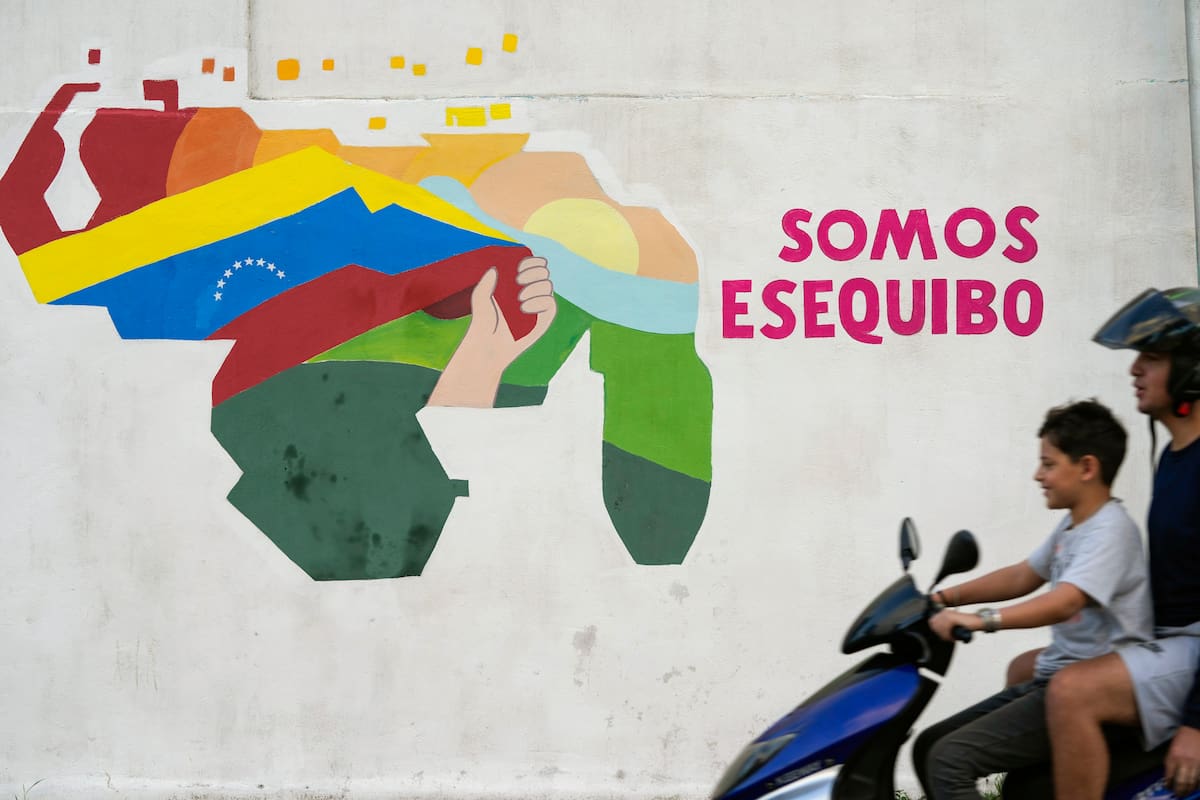 Guyana denuncia “disparos” desde Venezuela contra embarcación con material electoral en la víspera de las presidenciales