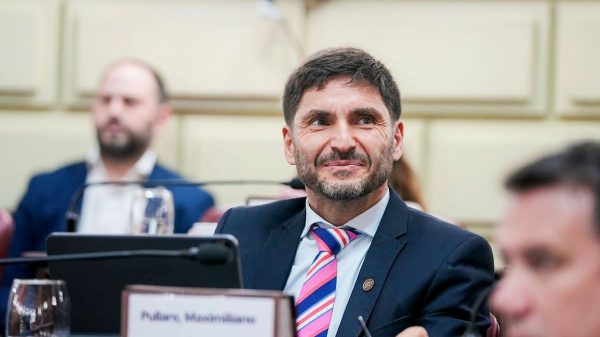 Por amplia mayoría, Pullaro logró aprobar la nueva Constitución santafesina, que incluye la reelección