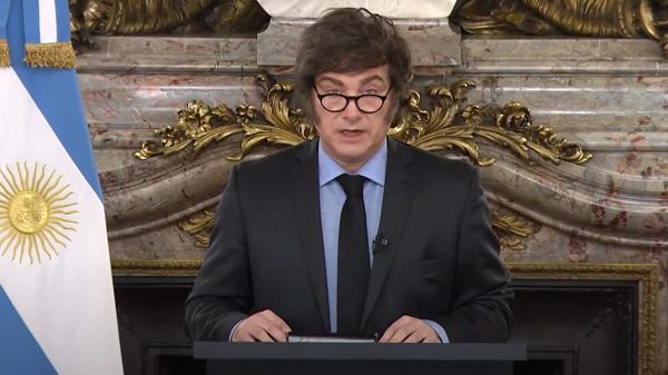 Por cadena nacional, Milei ratificó la austeridad fiscal para el presupuesto 2026, pero prometió aumentos en jubilaciones, salud, discapacidad y universidades