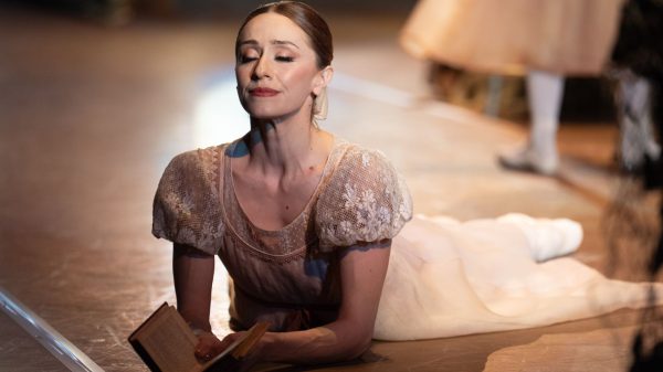 Tras el fenómeno de su última visita, Marianela Núñez vuelve al Teatro Colón para protagonizar “Onegin”