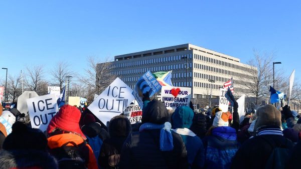 En un giro radical de estrategia, la Casa Blanca abre una investigación por la muerte de Alex Pretti