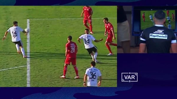 El regreso de las polémicas: el penal para Barracas Central ante Riestra que encendió la discusión