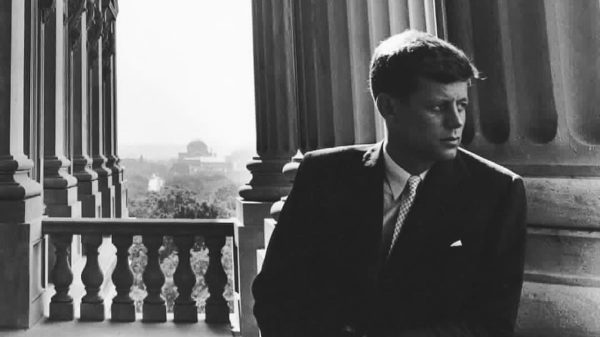 John F. Kennedy, expresidente de EE.UU.: “Todos respiramos el mismo aire y todos somos mortales”