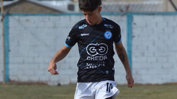 Quién era el futbolista amateur que murió en el choque frontal entre dos camionetas en la ruta 2