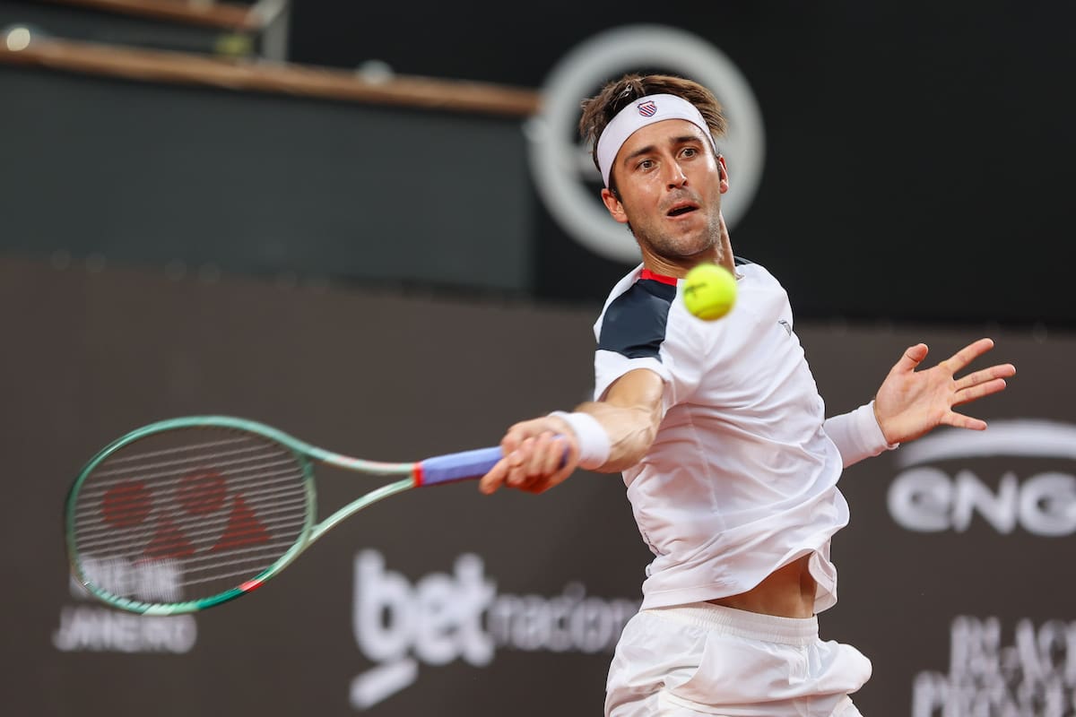 Tomás Etcheverry elevó el nivel, logró su triunfo número 100 y jugará las semifinales del Río Open