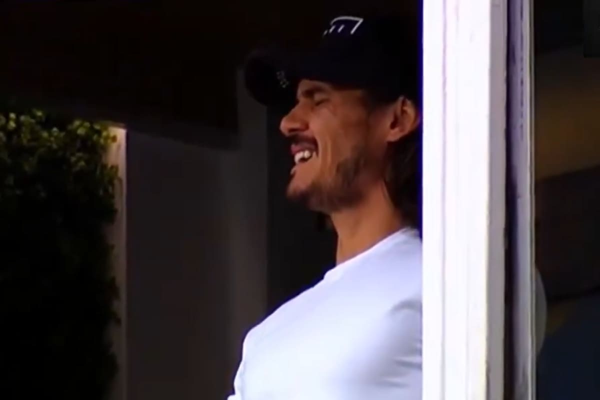 Edinson Cavani dejó una imagen preocupante en la Bombonera: el gesto de dolor en un palco