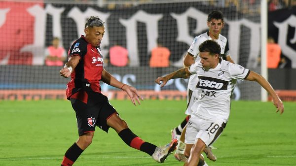 Newell’s no logra los tres puntos ni siquiera cuando parece ponerle candado al triunfo: Platense lo igualó en el final