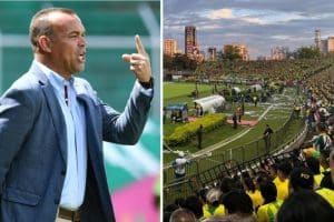 Rafael Dudamel en rueda de prensa, gesticulando mientras habla sobre Rodallega.