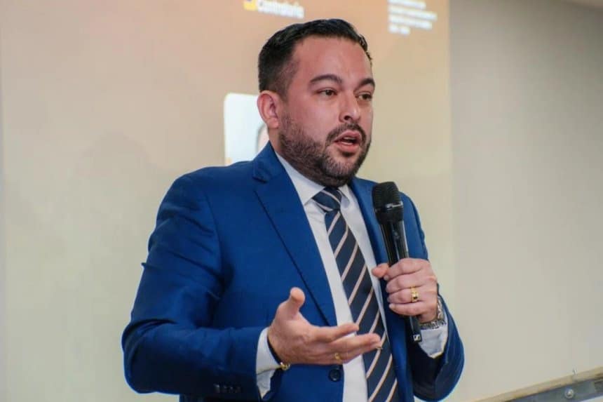 Edwin Palma, en un evento, discute la integración energética con Ecopetrol.