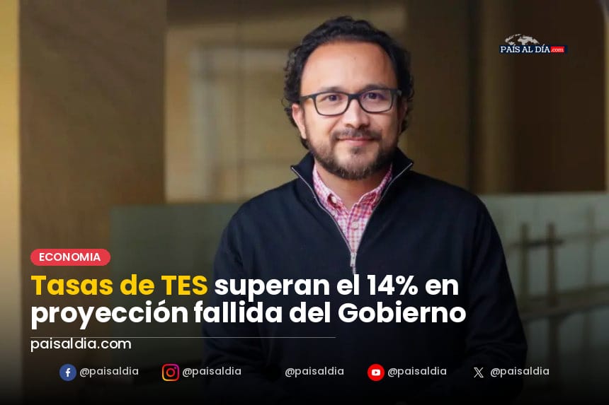 Javier Cuéllar, director de Crédito Público, en conferencia de prensa